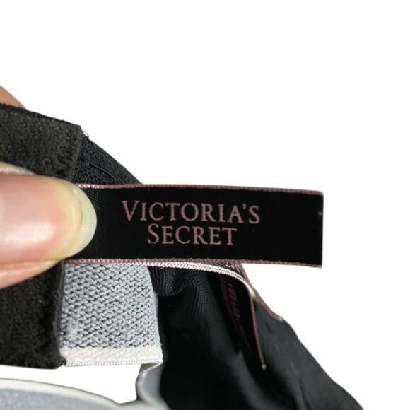 Victoria's Secret Women's Black Lace T-Shirt Push Up Plunge Bra - Picture 5 of 8